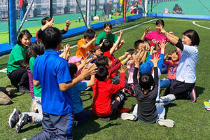 最新の研究結果に基づいた持続可能な教育プログラムを広範囲に提供し、顧客の支持を集める